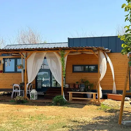 Sade Tiny Holiday home